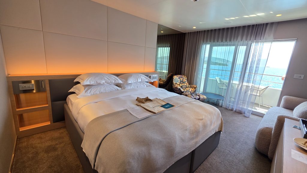 Balcony Suite on the Emerald Kaia