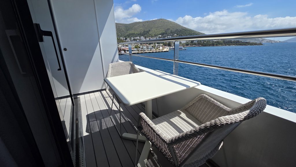 Balcony on the Emerald Kaia