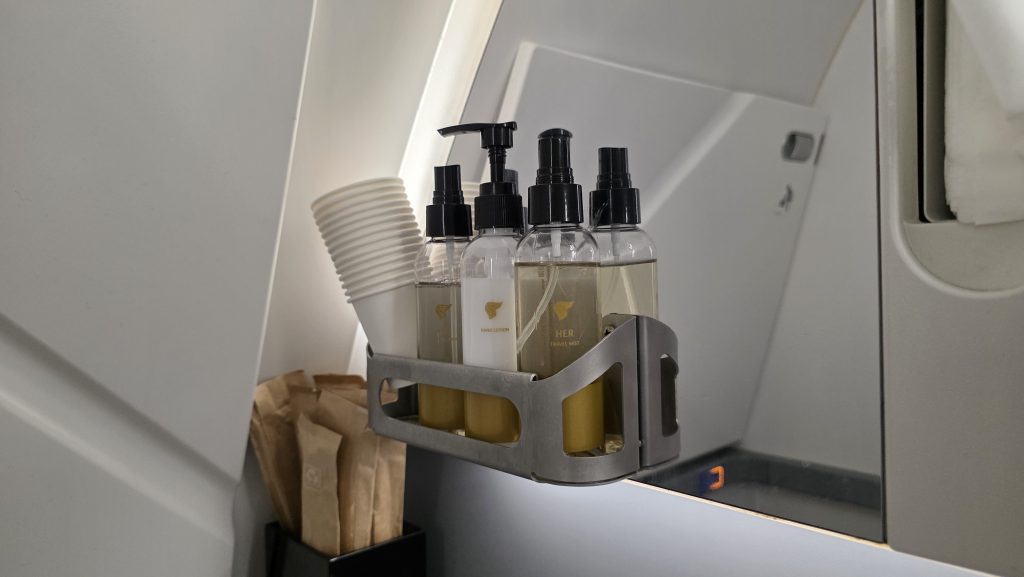 Oman Air Business Class B737 Bathroom Amenities